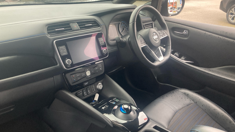 Nissan LEAF 110kW N-Connecta 40kWh 5dr Auto Electric Hatchback